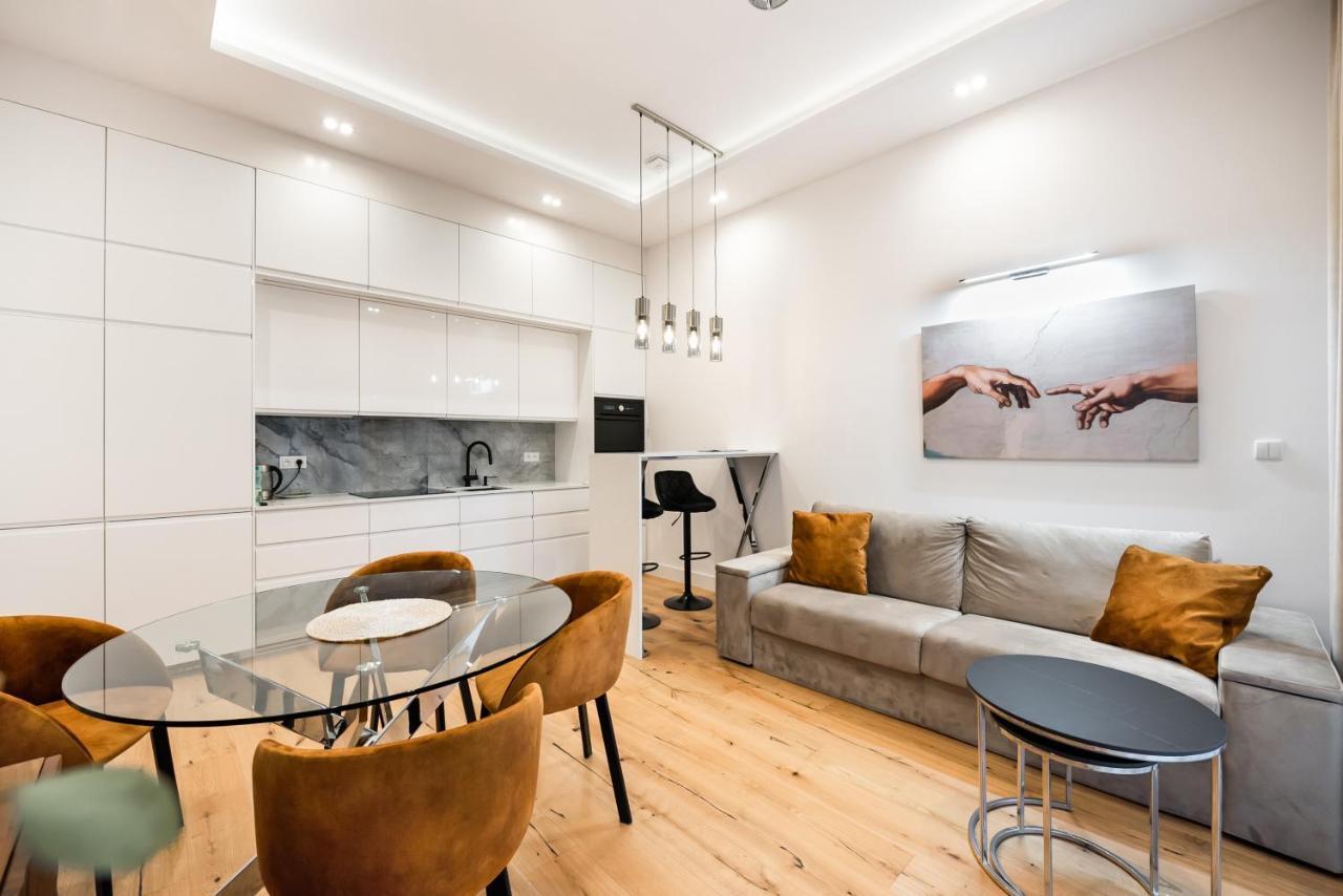 Zlota Sophisticated Apartment Warsaw Exterior photo