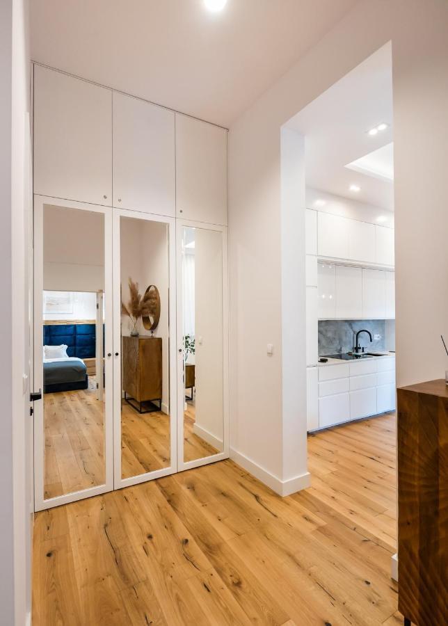 Zlota Sophisticated Apartment Warsaw Exterior photo