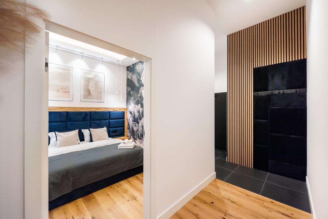 Zlota Sophisticated Apartment Warsaw Exterior photo