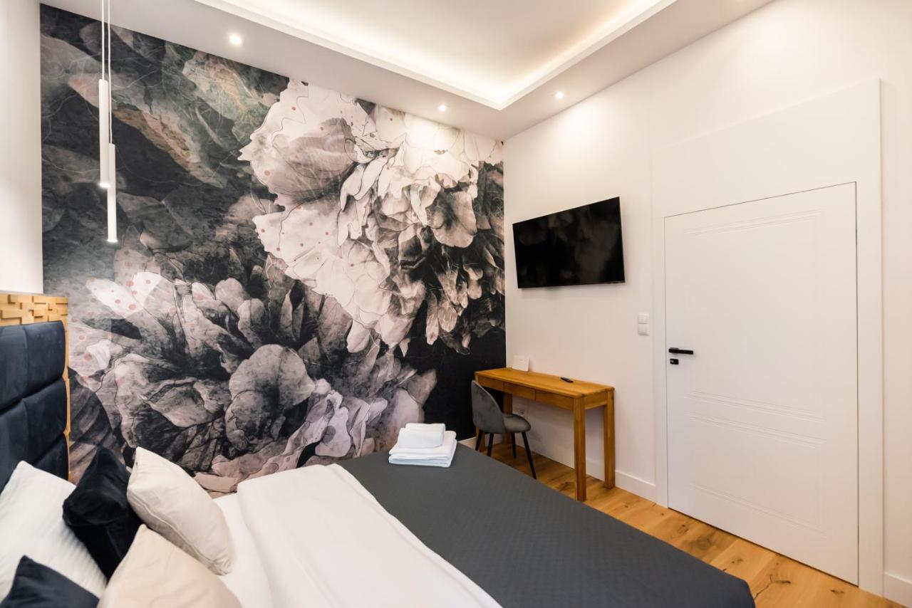 Zlota Sophisticated Apartment Warsaw Exterior photo